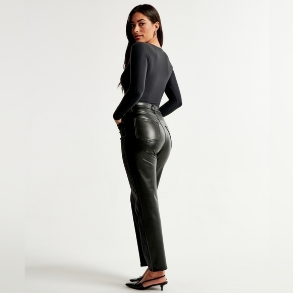 Abercrombie & Fitch Curve Love Mixed Fabric Ankle Straight Ultra High Rise in 18 - Picture 2 of 10